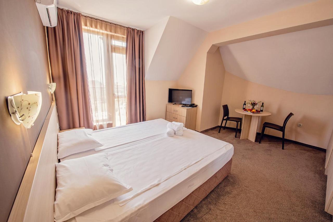 Hotel Santa Maria Obzor Exteriör bild