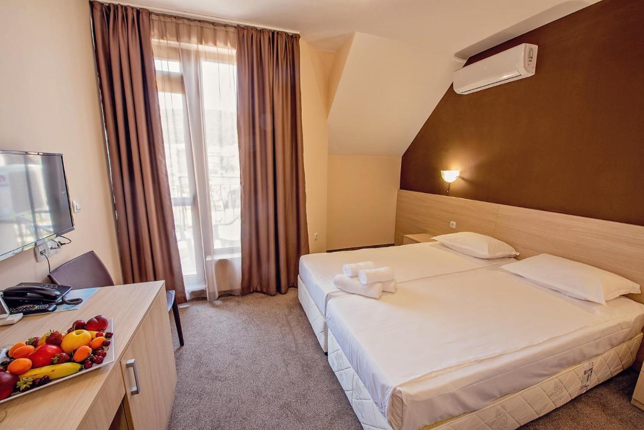 Hotel Santa Maria Obzor Exteriör bild